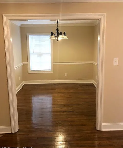 4825 Sheridan Dr — Photo 2