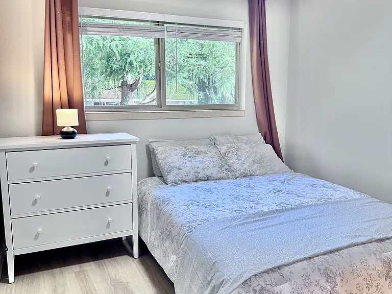 bedroom 2, different bed arrangement