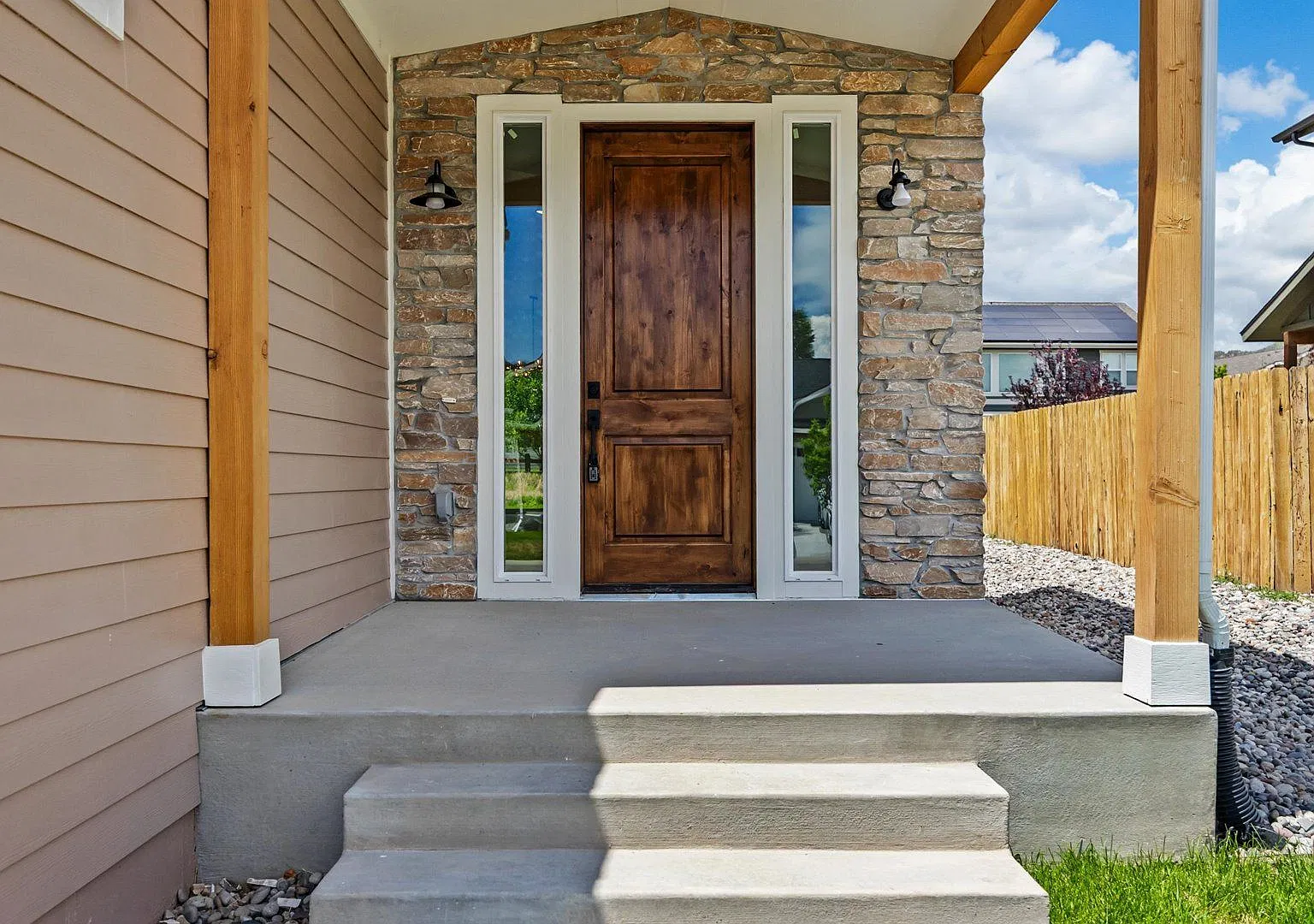 New Price $3,795 | 4 Bed, 3 Bath Home | 2,503 Sq Ft — Photo 4
