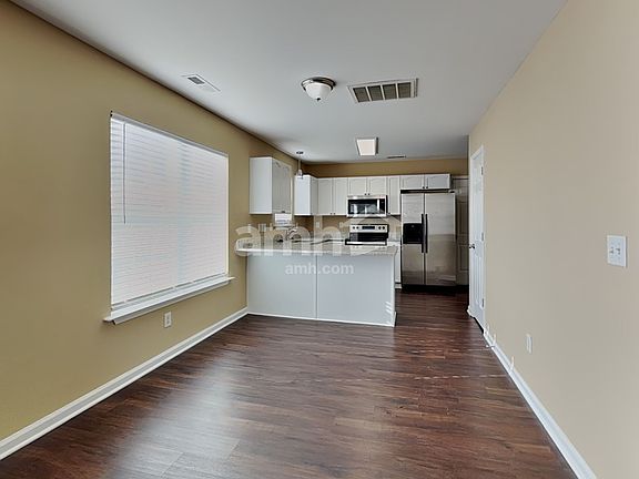4th image of 200 Alexander Preston Ln