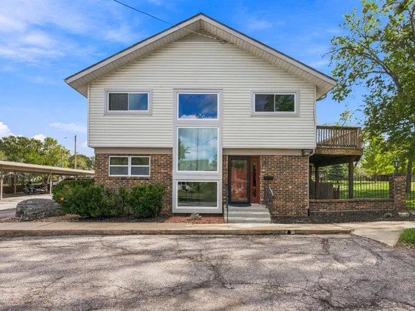 111 S Summit St APT B8, El Dorado, KS 67042