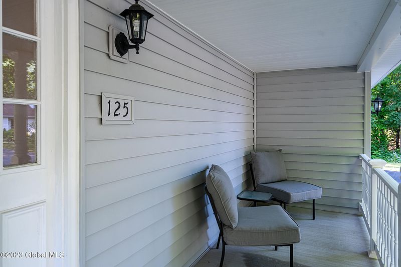 3rd image of 125 Jefferson Road