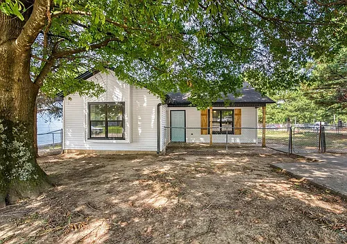 1319 Collier Dr Photo 1