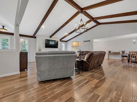 4th image of 2 Bridal Oak Ct
