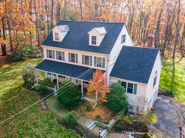 120 Robbs Hill Rd, Lunenburg, MA 01462