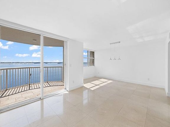 5th image of 1420 Brickell Bay Dr