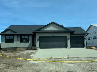 1318 Beringer Ct NE, Cedar Rapids, IA 52402