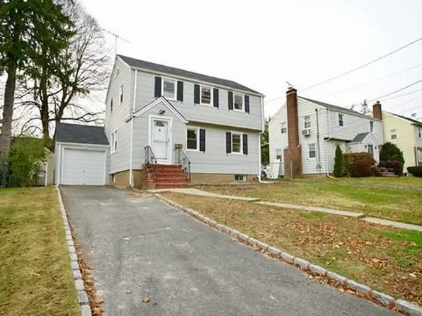 780 Hartwell St, Teaneck, NJ 07666