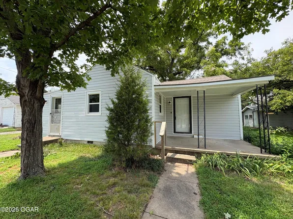312 N Cedar Ave, Webb City, MO 64870