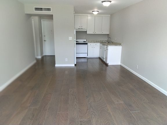 3rd image of 1900 Richard Jones Rd APT C112
