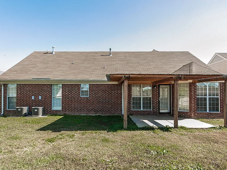 8181 Martin Dr — Photo 12