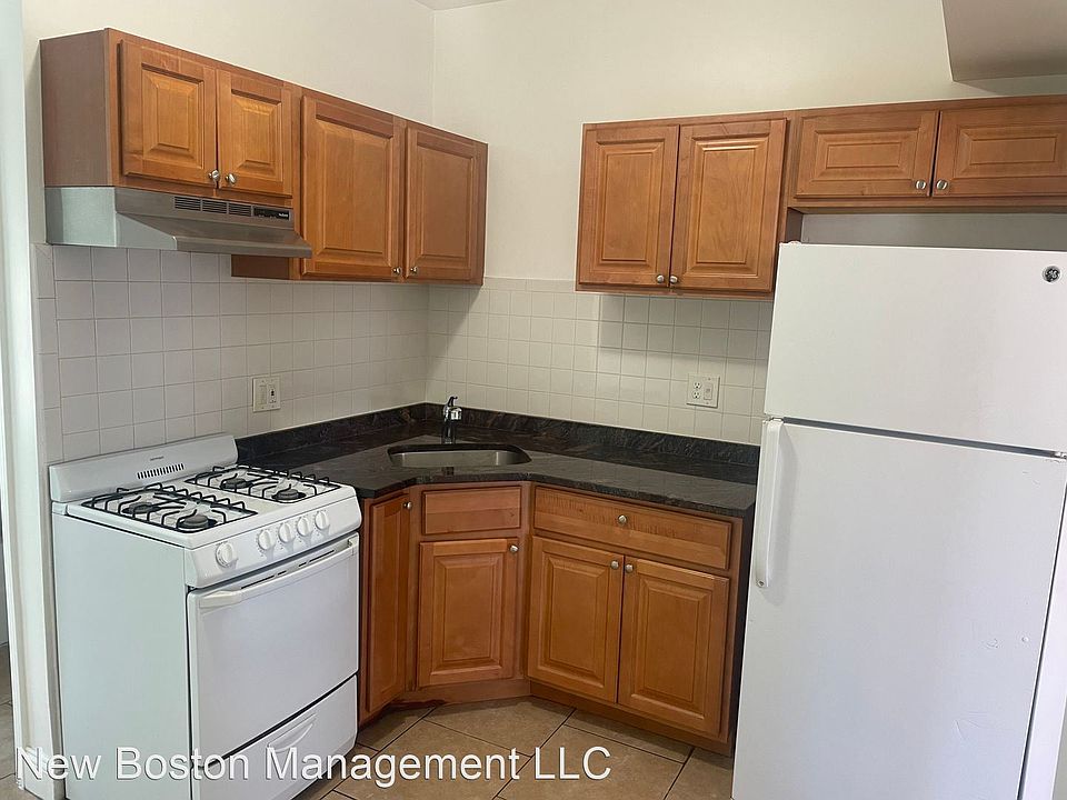 1st image of 102-104 Beacon St #9822004