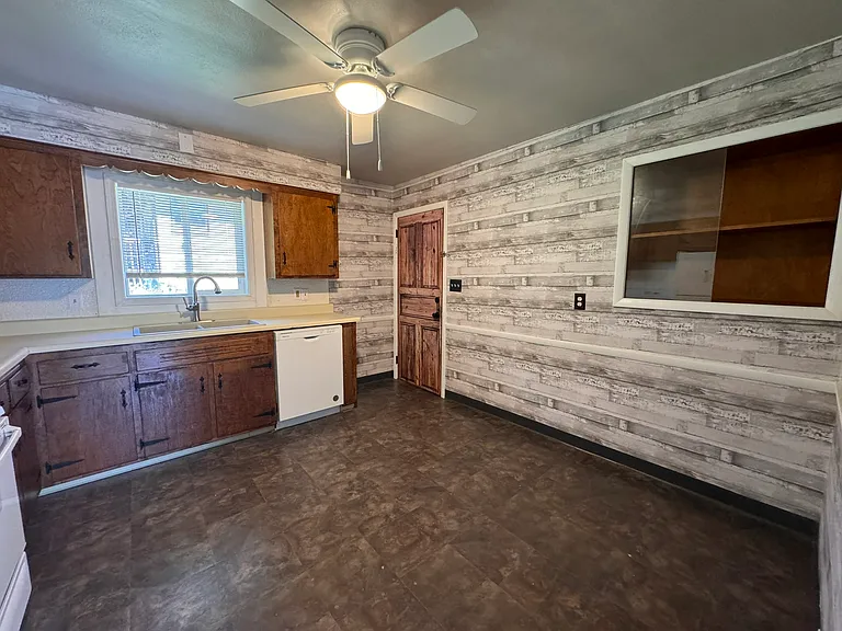 730 Medford Dr #2 — Photo 5