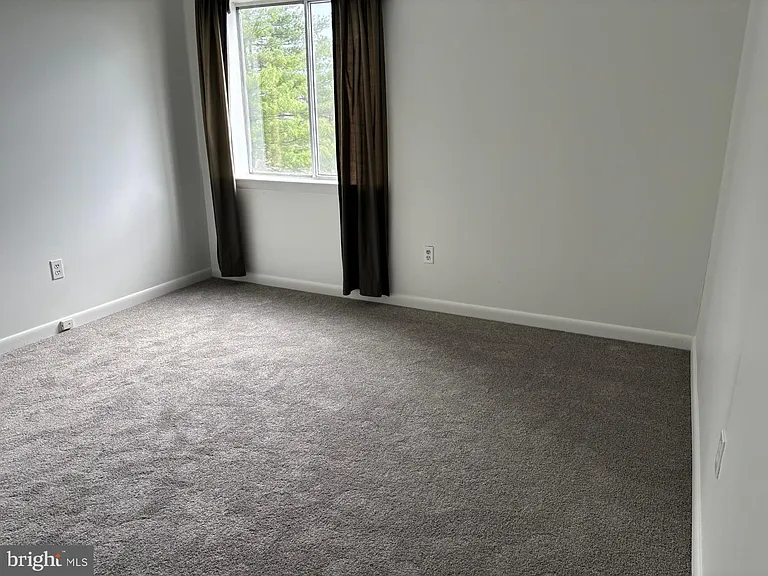 2219 Lowells Glen Rd #K — Photo 18