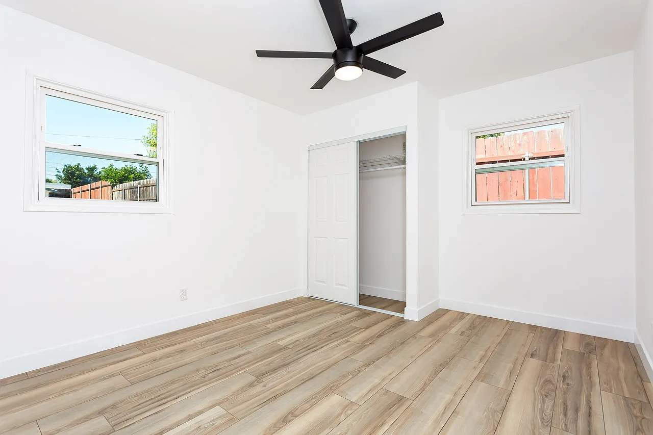 3 bed, 1081 sqft, $4,525 — Photo 4