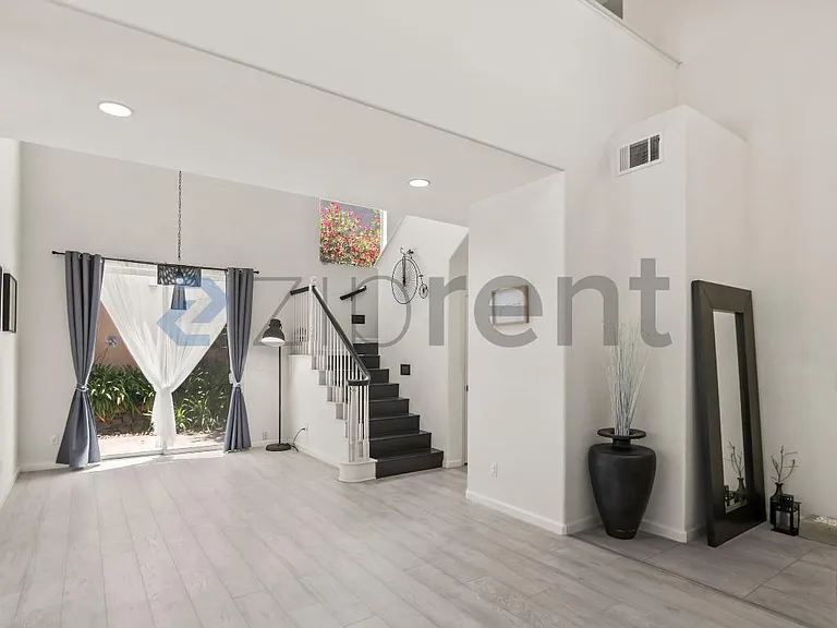 5215 Manderston Dr — Photo 7