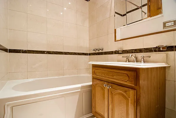 Rented by WAM Partners - William Moses Co. | media 21