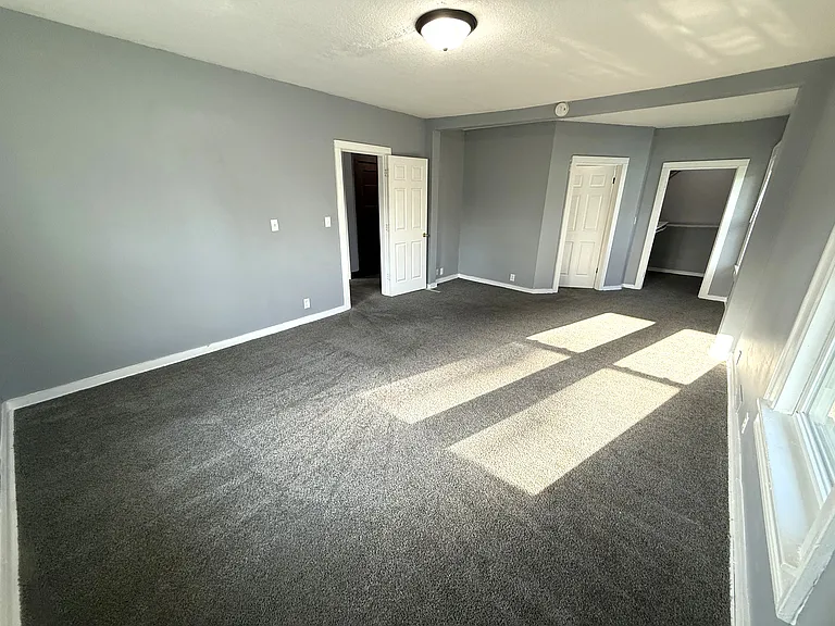 907 Pershing Ave — Photo 13