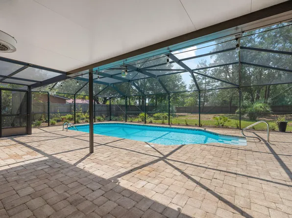 6813 Avenida De Galvez, Navarre, FL 32566