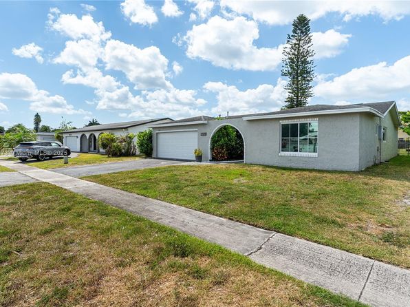 9652 NW 19th Pl, Sunrise, FL 33322