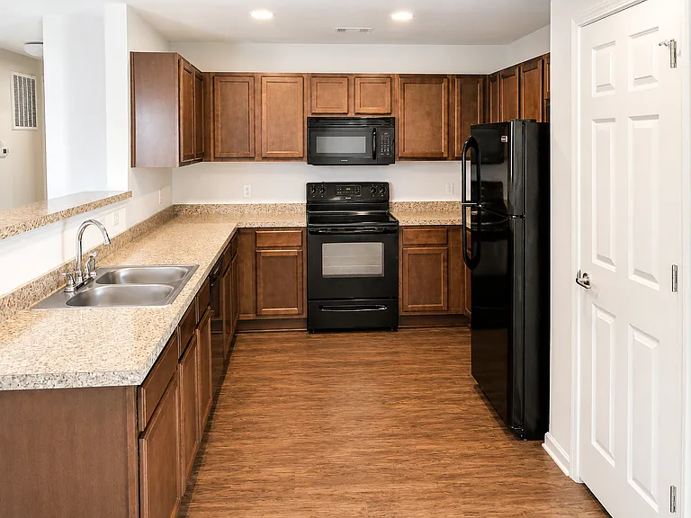 92 Roseberry Cir — Photo 4