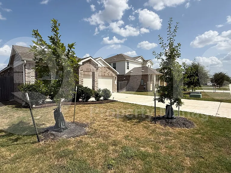 21601 Quick Fox Dr — Photo 2