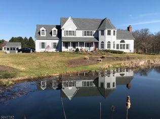 48 Hampton Rd, Pittstown, NJ 08867