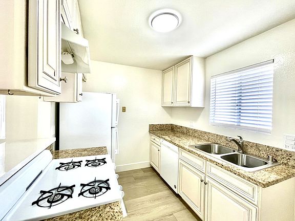 5th image of 115-127 E Connecticut Ave #127-B