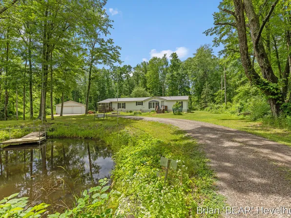 3511 Engle Rd, Middleville, MI 49333