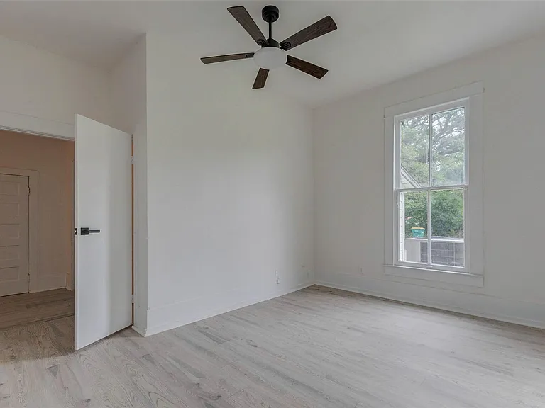 1302 Ross St — Photo 11
