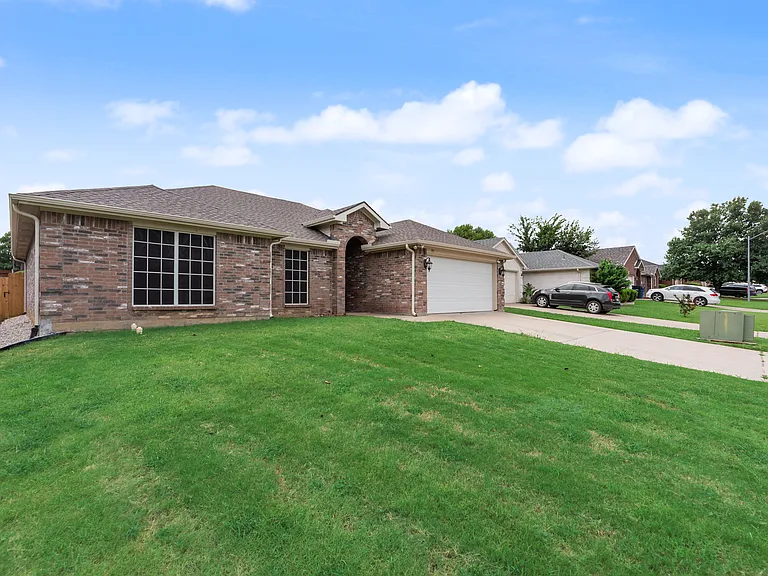 1913 Wahoo Dr — Photo 4