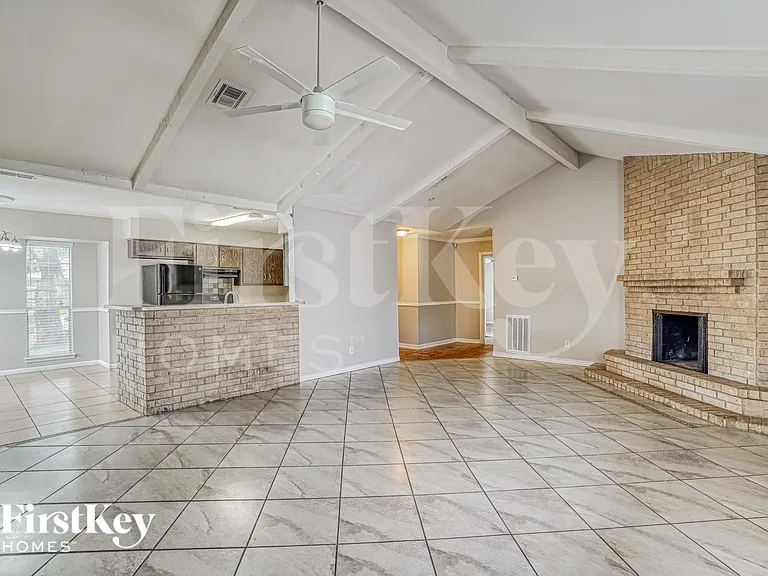 6610 Rowell Ct — Photo 5