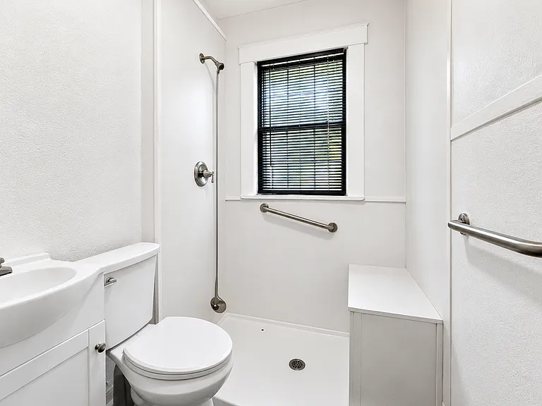 800 W 34th Ave — Photo 18