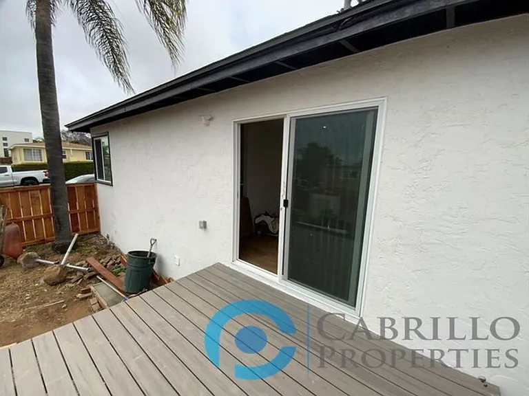 1628 Burton St — Photo 20