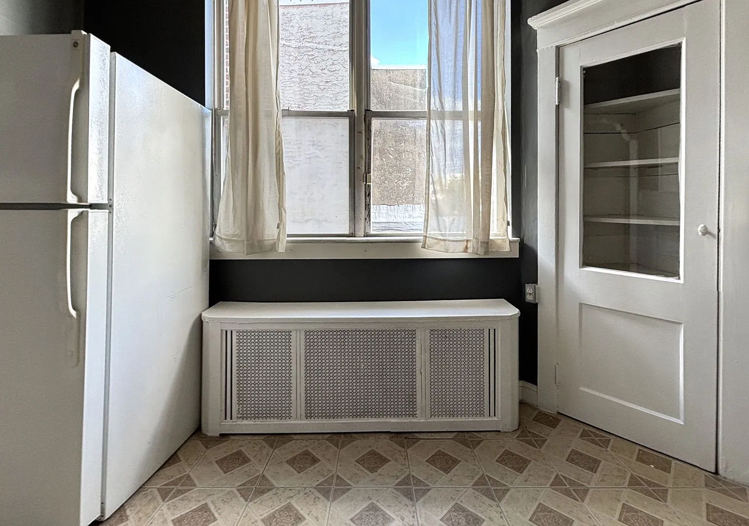 1911 McKean St, — Photo 2