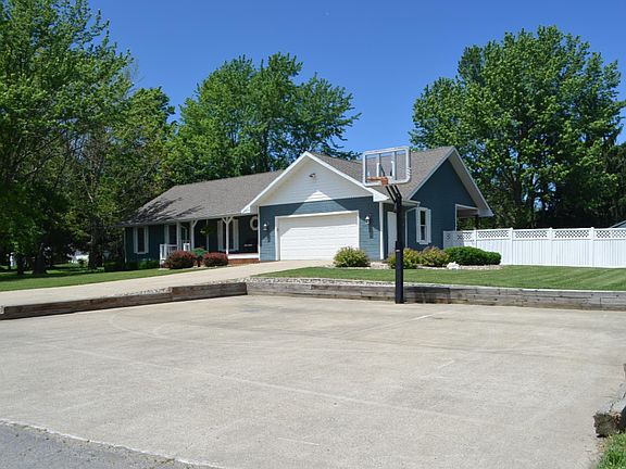 3rd image of 3229 S Sunset Dr