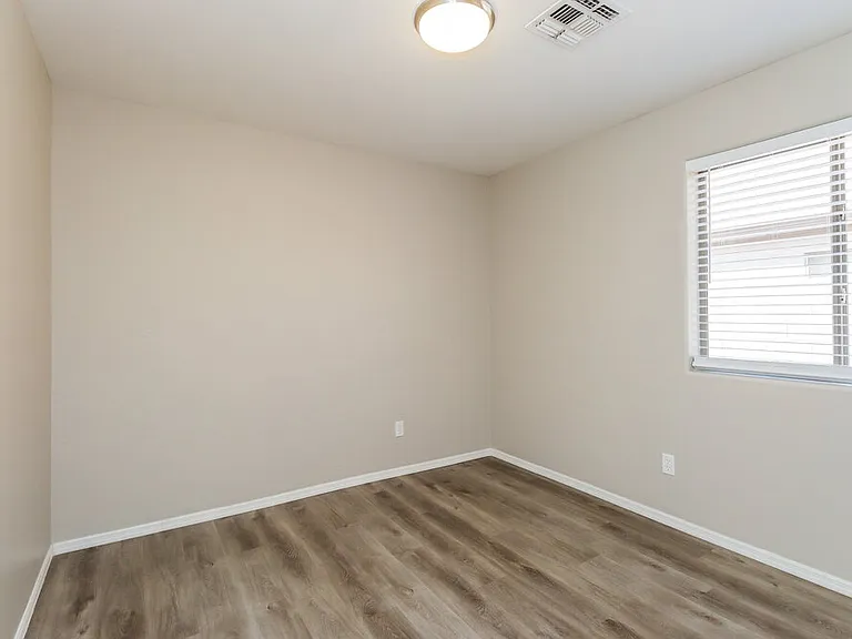 10543 E Cicero St — Photo 13