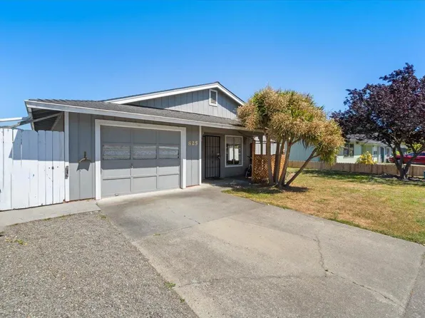 825 Barry Ave, Fortuna, CA 95540
