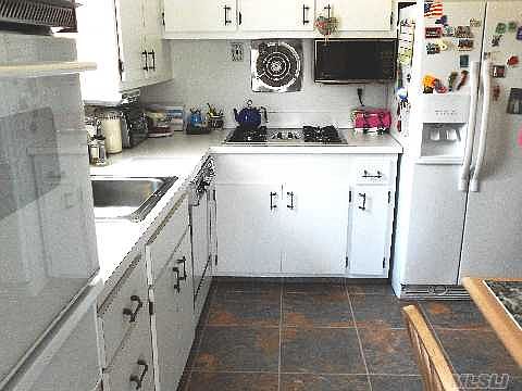 2nd image of 333 Nassau Ave