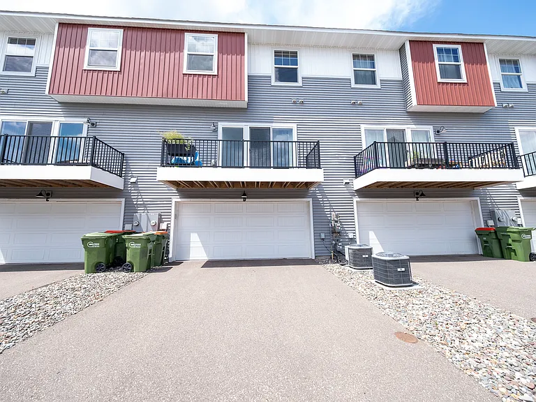 10240 3rd St NE #D — Photo 1