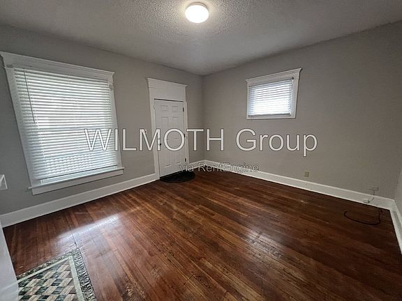 3rd image of 826 N Beville Ave