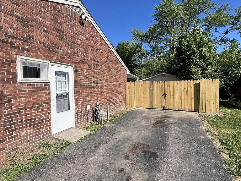 13915 Petwood Blvd — Photo 3