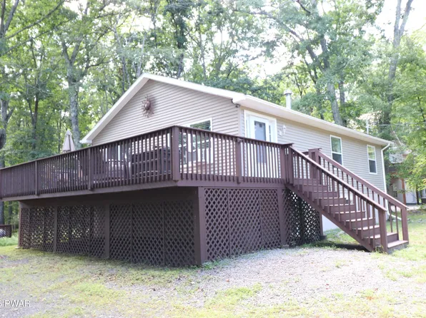 132 Constitution Dr, Lackawaxen, PA 18435