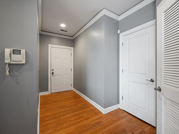 2nd image of 22 S Western Ave Unit 201