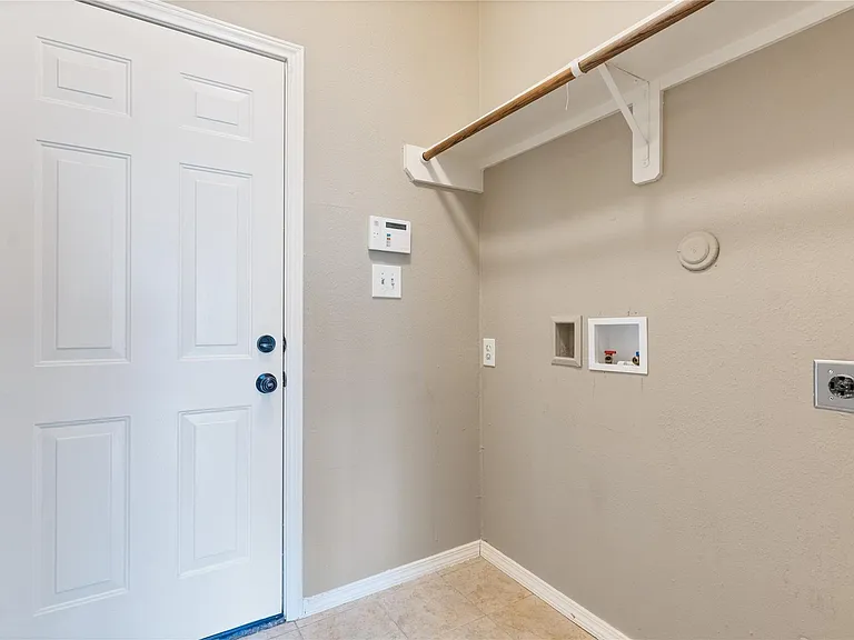 9104 N Green River Dr #A — Photo 25