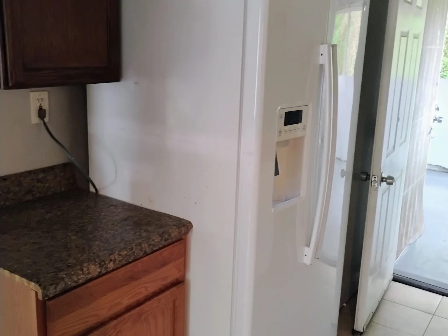 3 bed, 2.0 bath, $1,400 — Photo 4