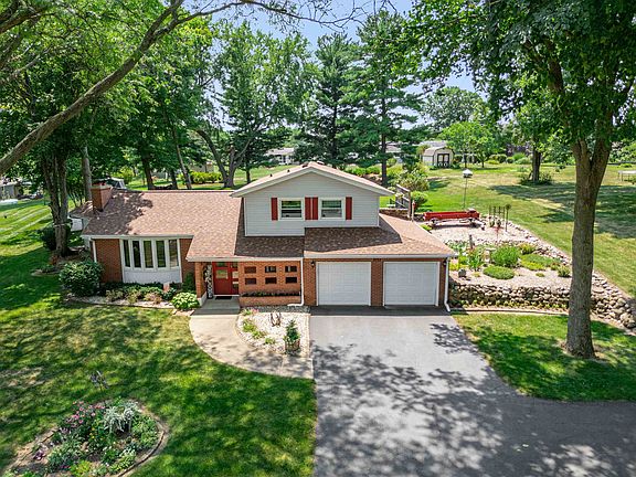 4th image of 8722 Sheffield Dr