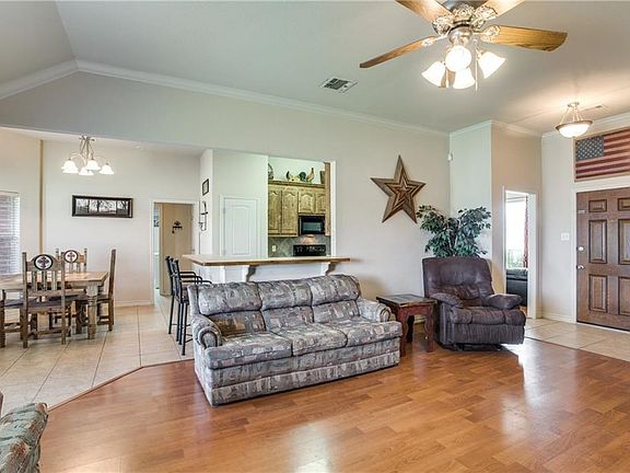 3rd image of 119 Deerchase Ct