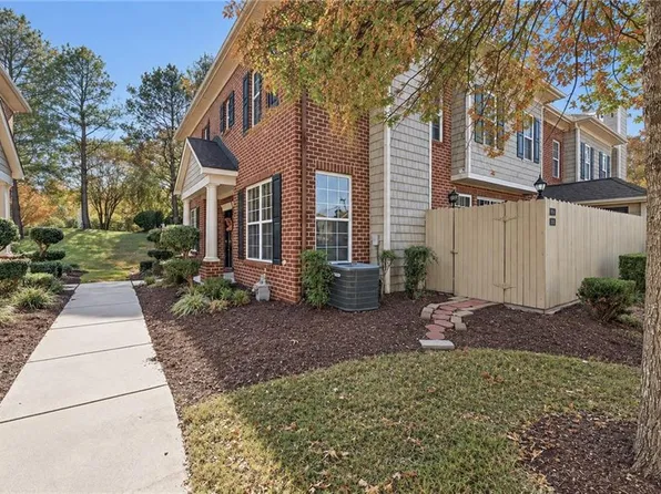1081 Gamston Ln, Virginia Beach, VA 23455