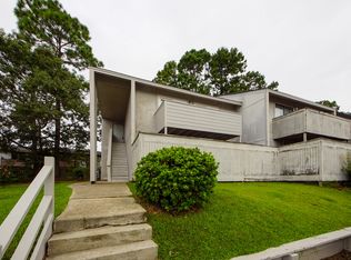 605 Greenmeadow Dr, Goose Creek, SC 29445